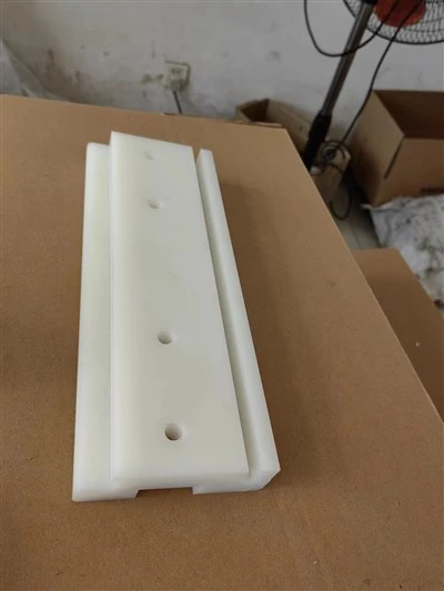 OEM plastekstruderingsdeler PVC ekstruderingsprofil PE ekstruderingsprofil UHMWPE ekstruderingsprofil PP ekstruderingsprofil PC ekstruderingsdeler OEM støpte ekstruderingsdeler